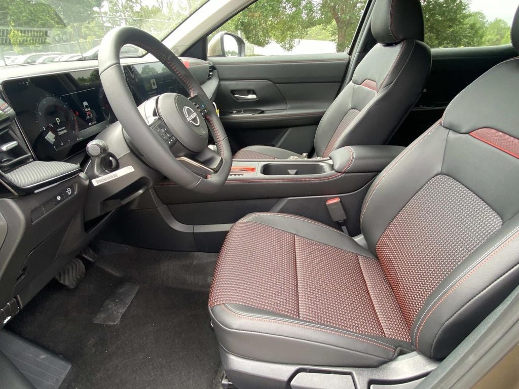 2025 Nissan Kicks SR - Photo 13
