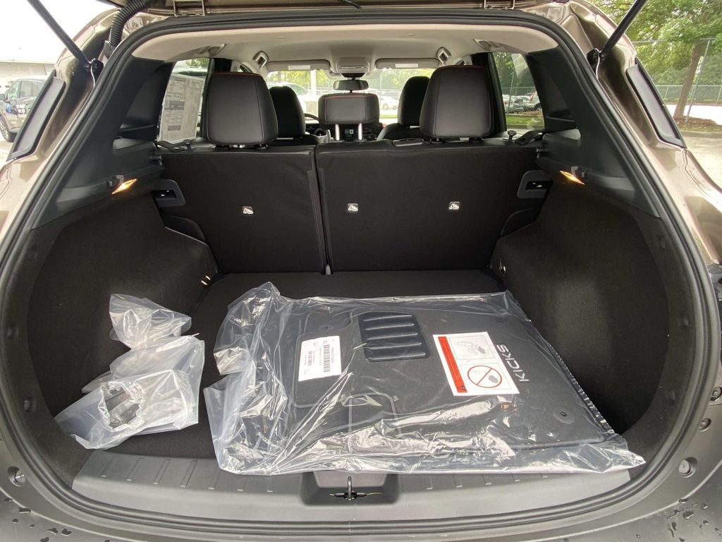 2025 Nissan Kicks SR - Photo 9