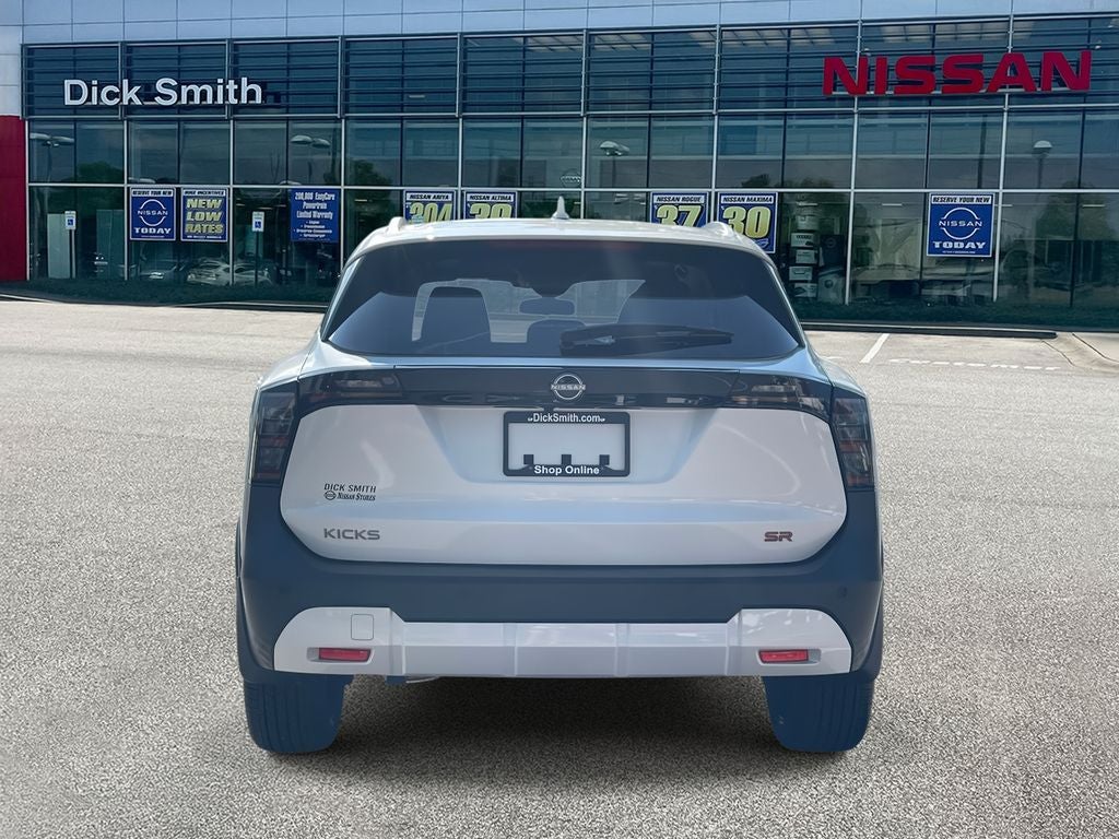 2025 Nissan Kicks SR