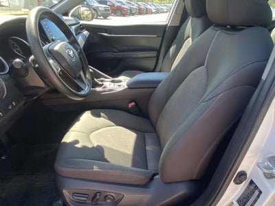 2022 Toyota Camry Hybrid LE