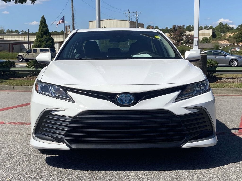 2022 Toyota Camry Hybrid LE