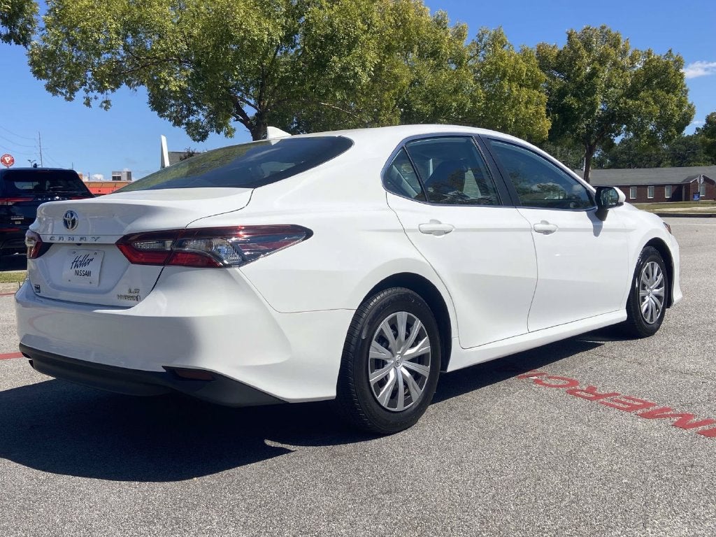 2022 Toyota Camry Hybrid LE