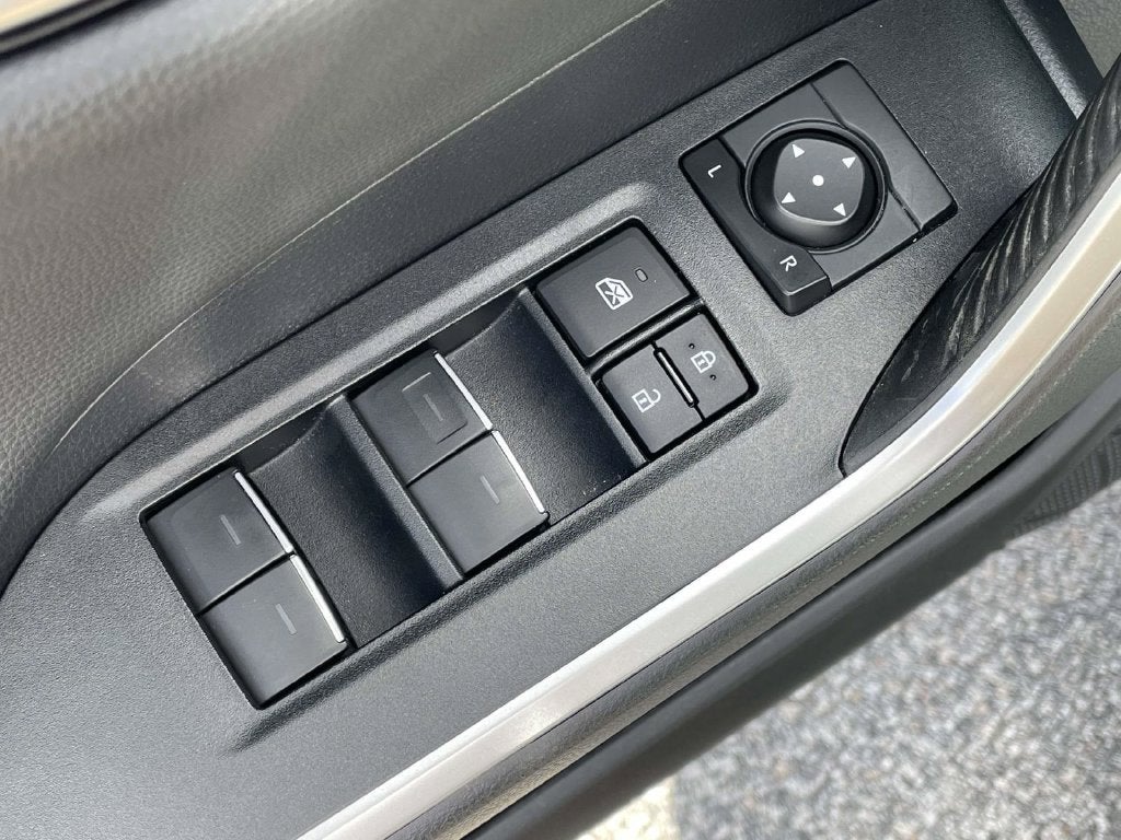 2025 Toyota RAV4 Hybrid XSE