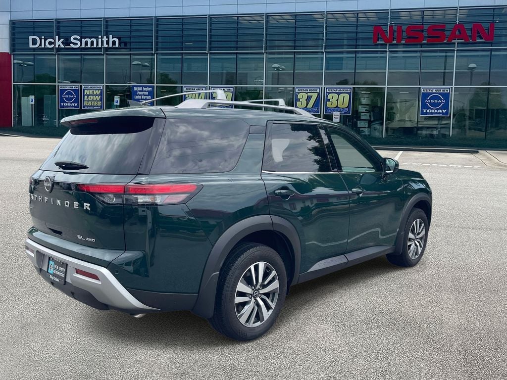 2025 Nissan Pathfinder SL