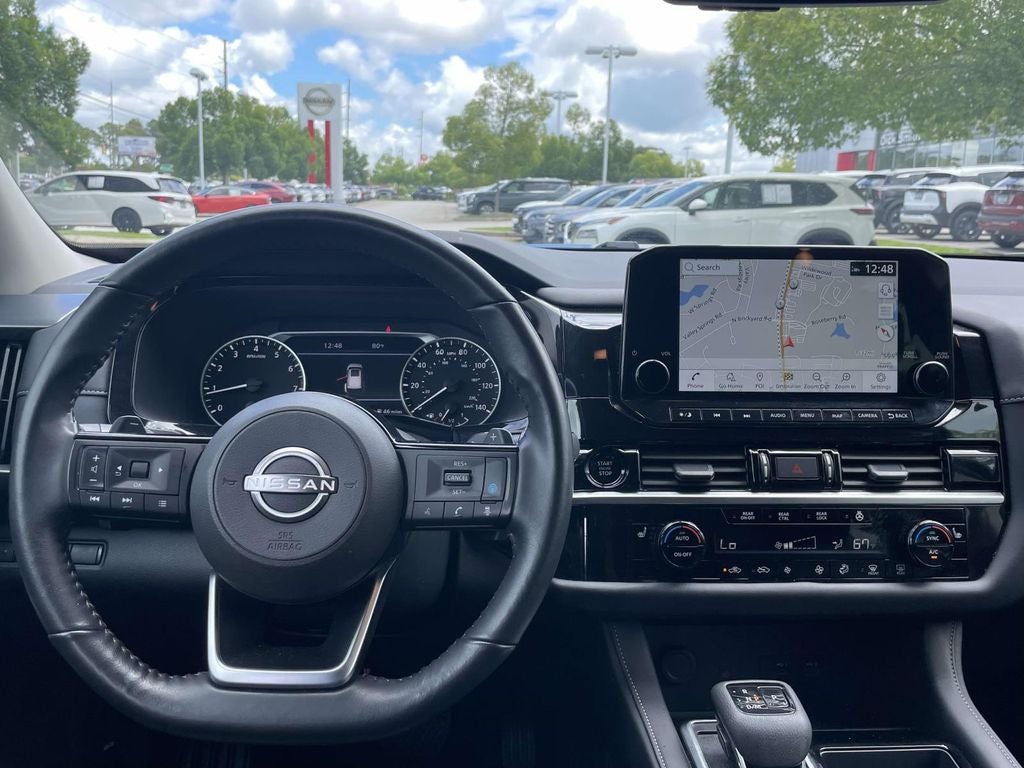 2025 Nissan Pathfinder SL
