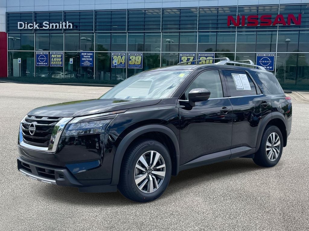 2025 Nissan Pathfinder SL