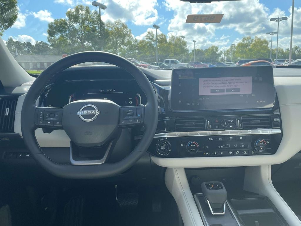 2026 Nissan Pathfinder SL