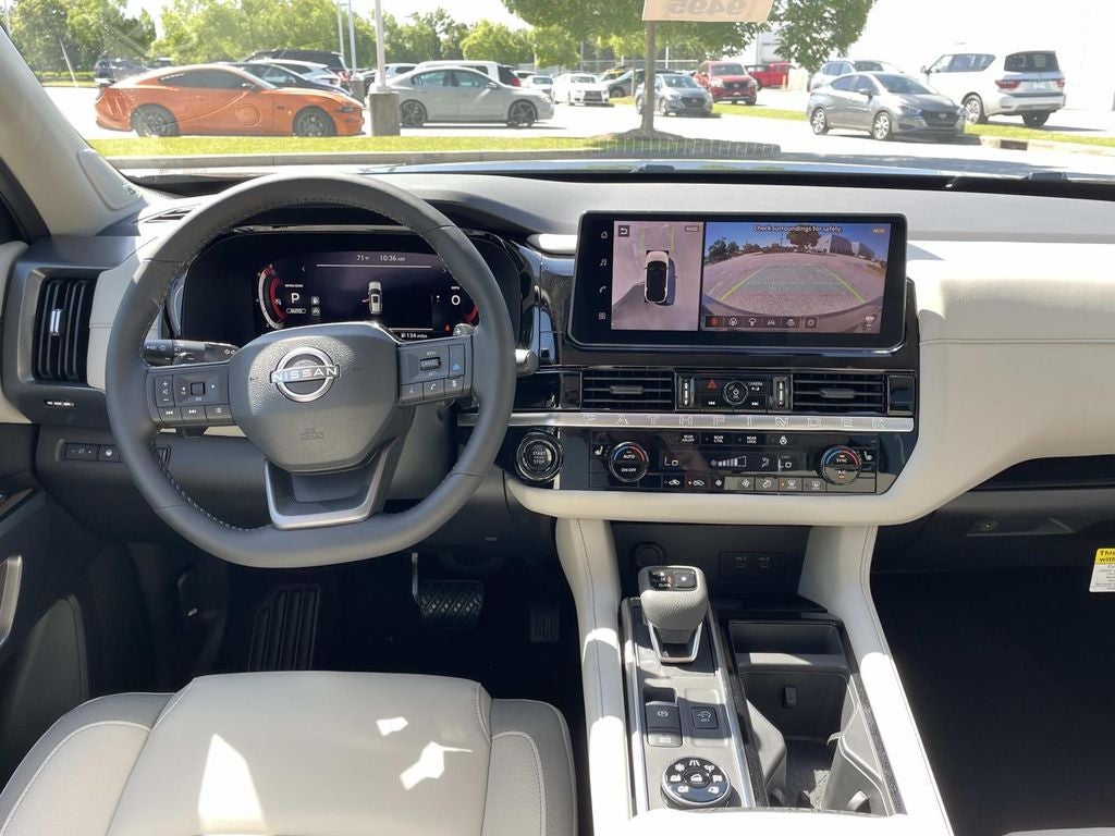 2026 Nissan Pathfinder SL