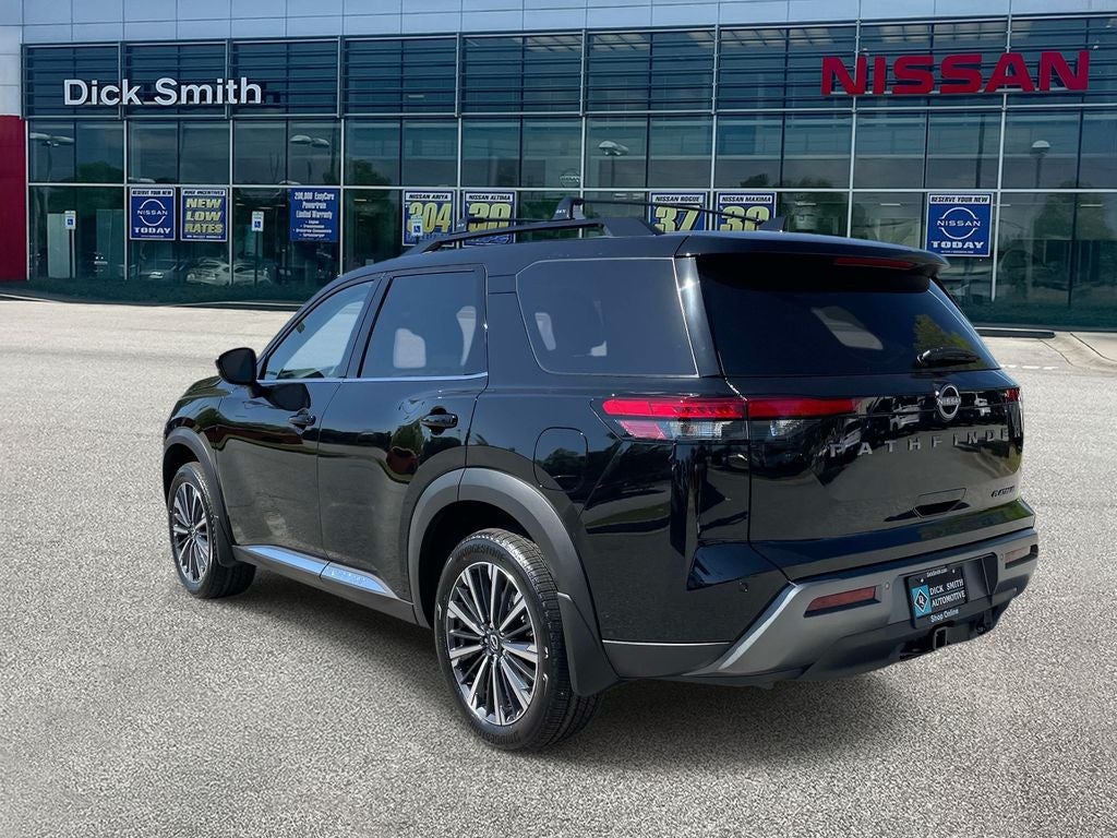 2026 Nissan Pathfinder SL