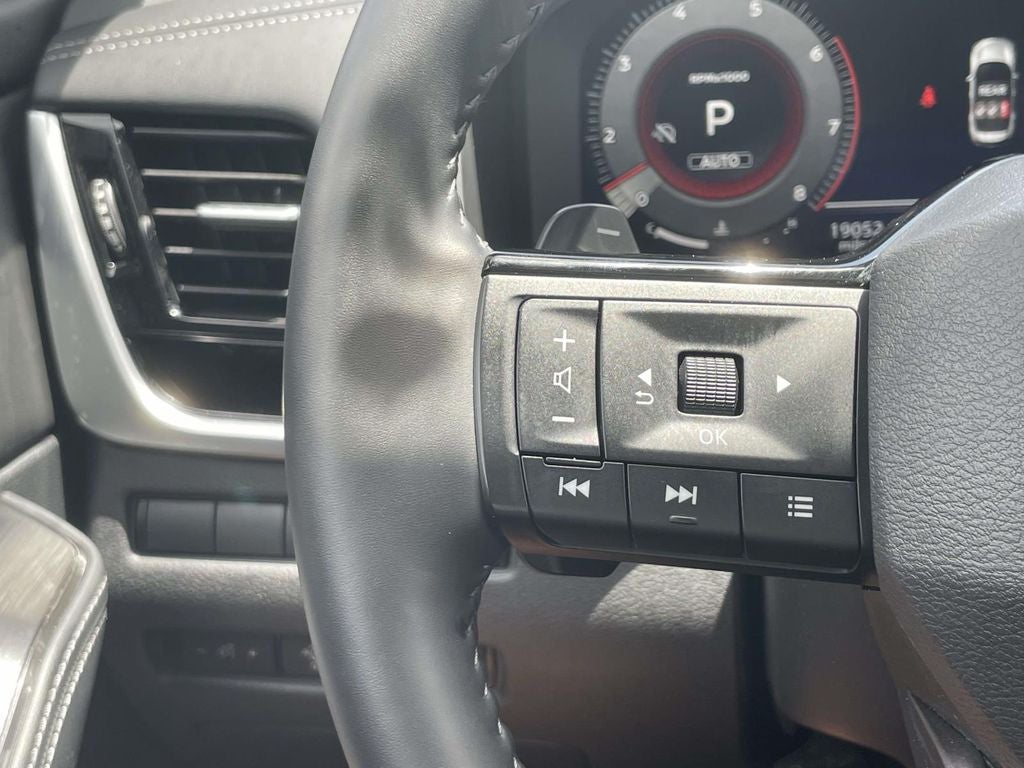 2025 Nissan Rogue SL