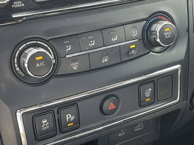 2022 Nissan Titan SV