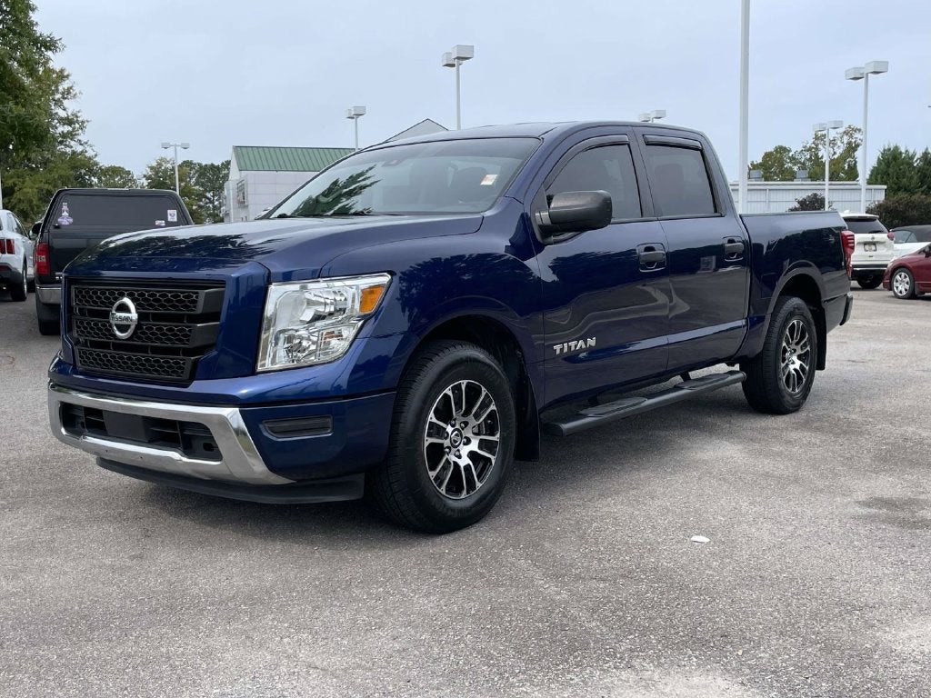 2022 Nissan Titan SV