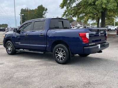 2022 Nissan Titan SV