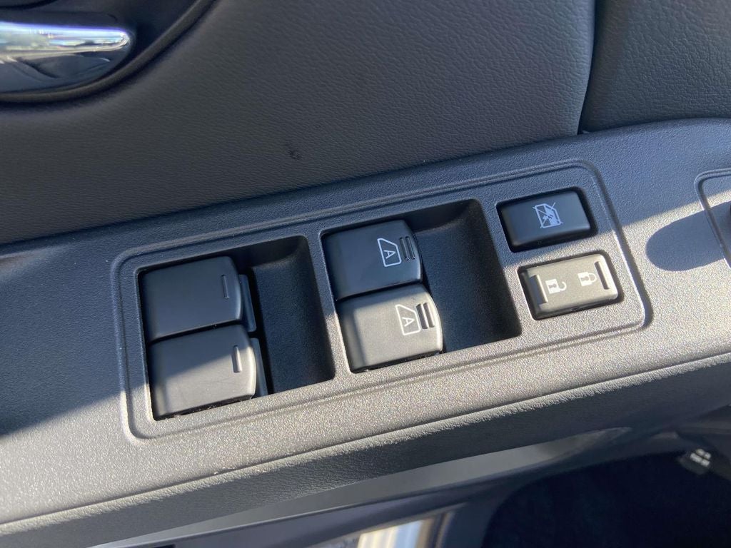 2027 Nissan Frontier Crew Cab SV