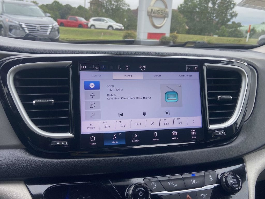 2023 Chrysler Pacifica Touring L