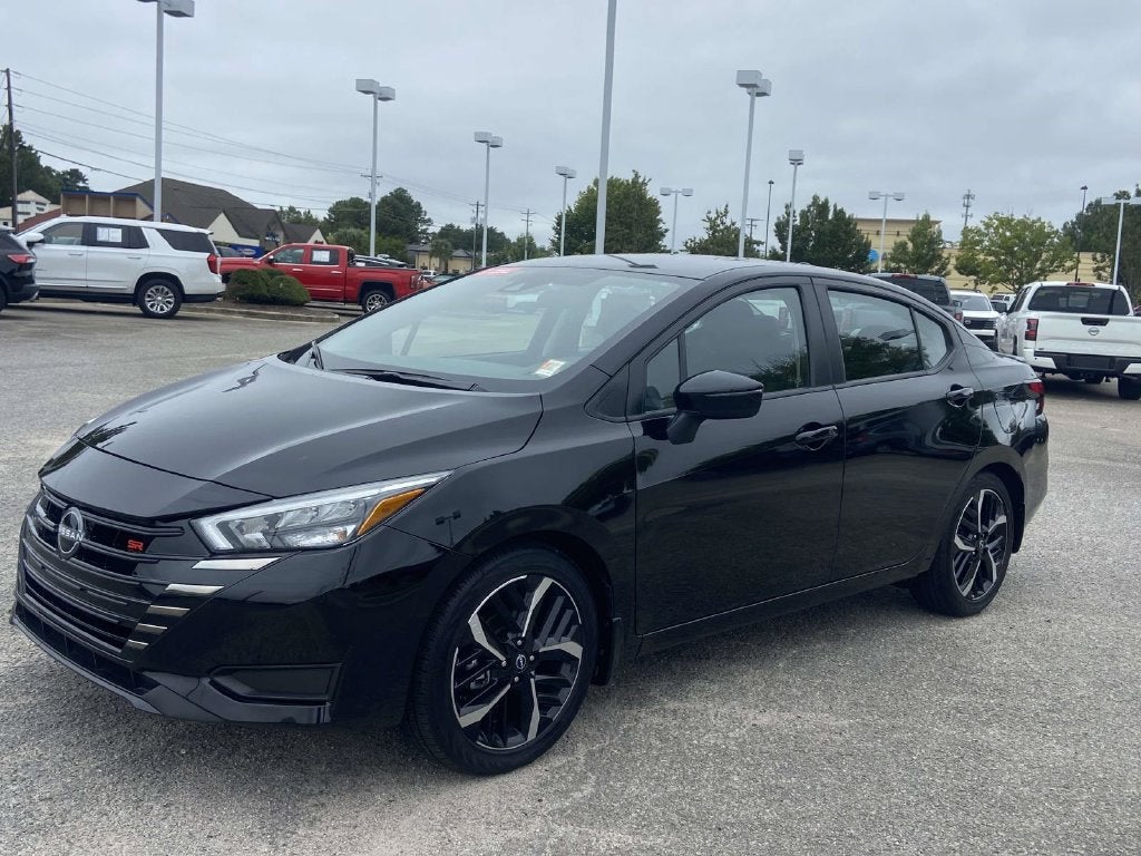 2025 Nissan Versa SR