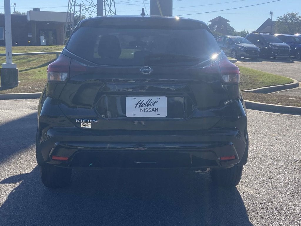 2023 Nissan Kicks S