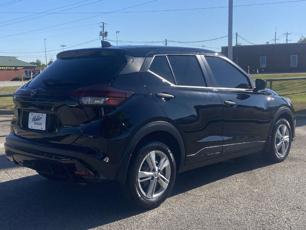 2023 Nissan Kicks S