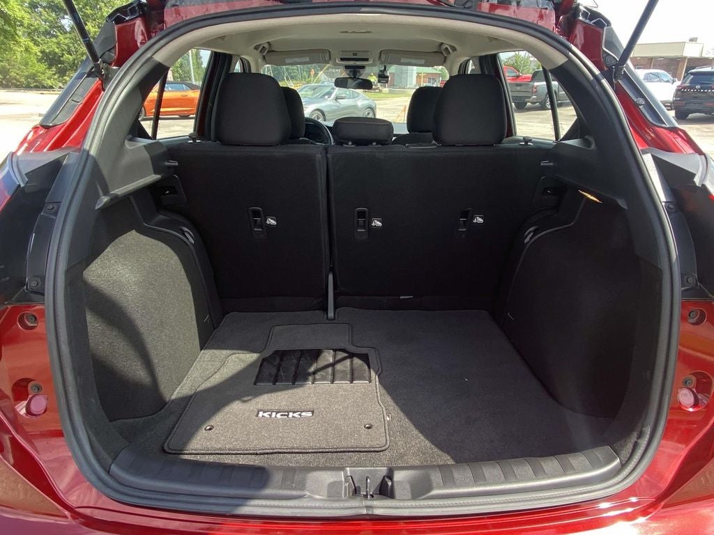 2024 Nissan Kicks SR