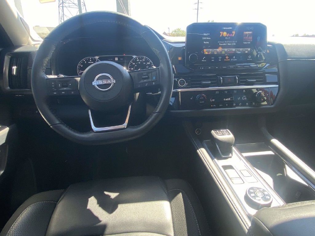 2023 Nissan Pathfinder SL