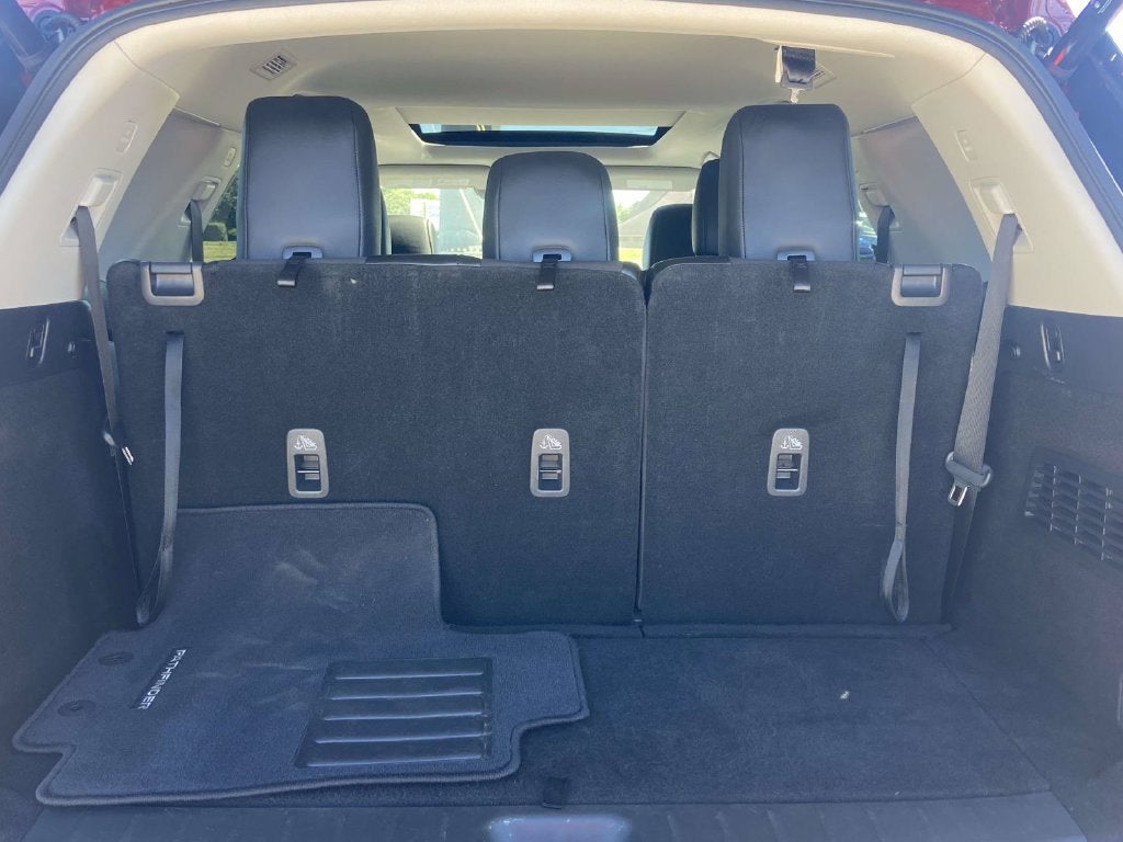 2023 Nissan Pathfinder SL