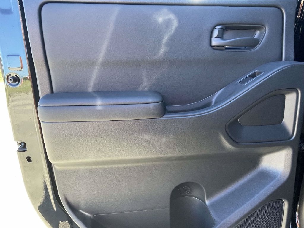 2027 Nissan Frontier Crew Cab SV
