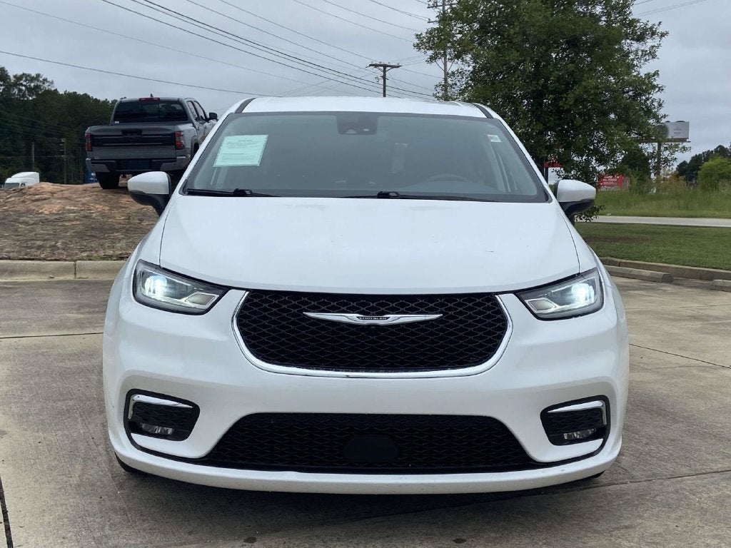 2023 Chrysler Pacifica Hybrid Touring L