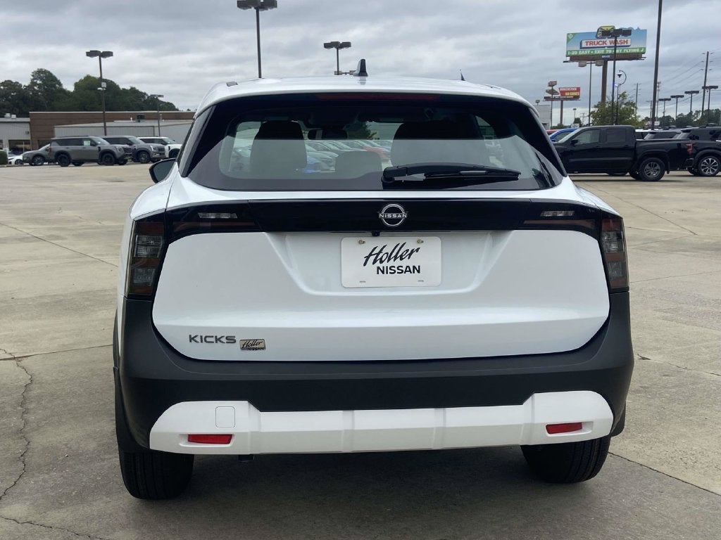 2027 Nissan Kicks S