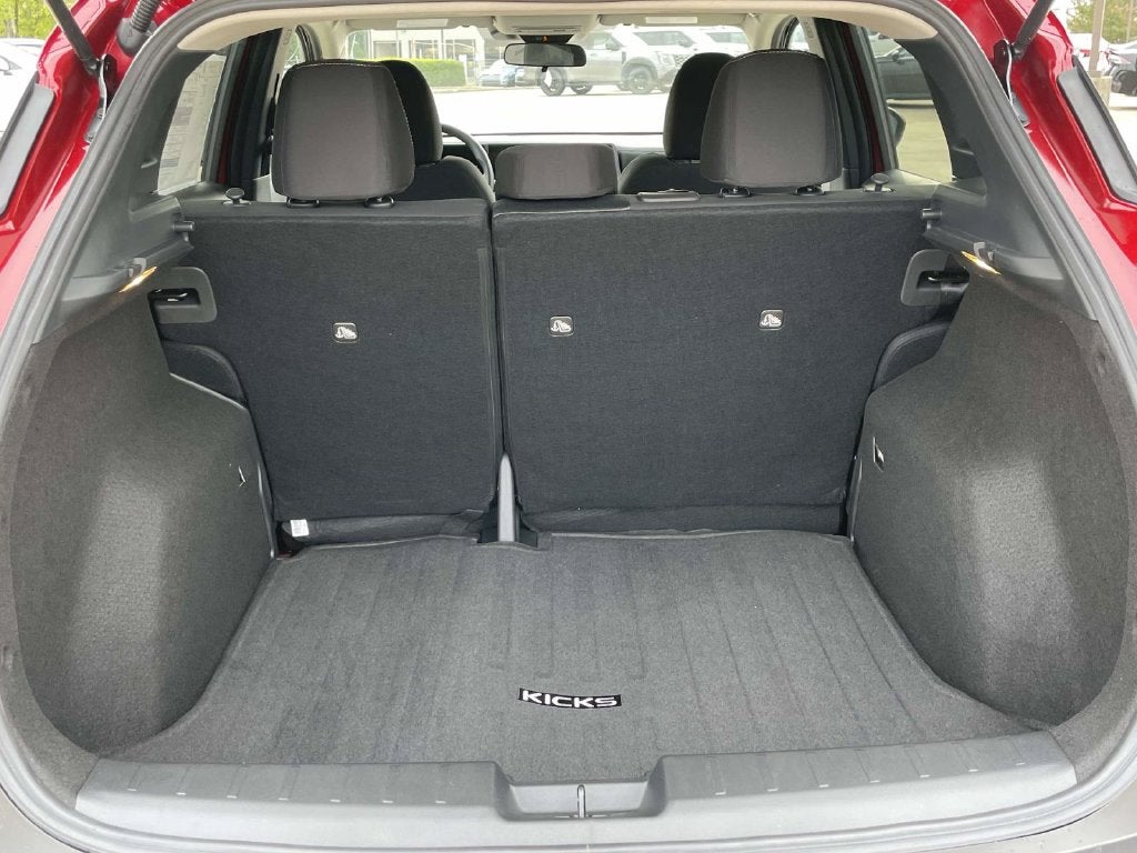 2027 Nissan Kicks SV