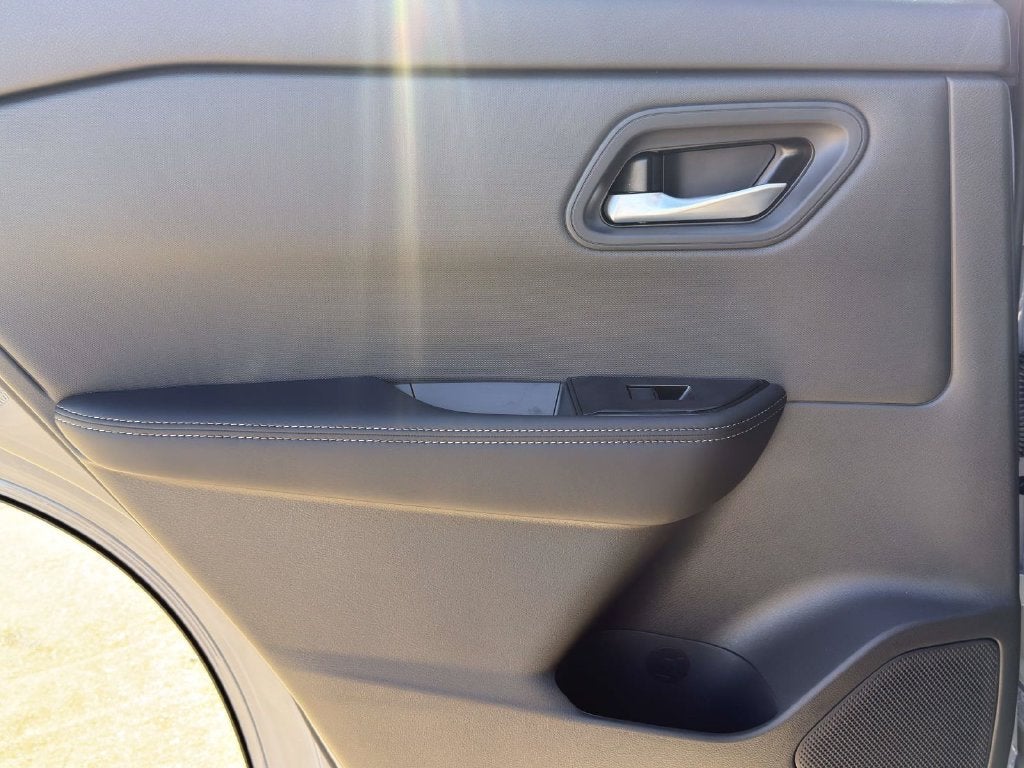 2027 Nissan Rogue SV
