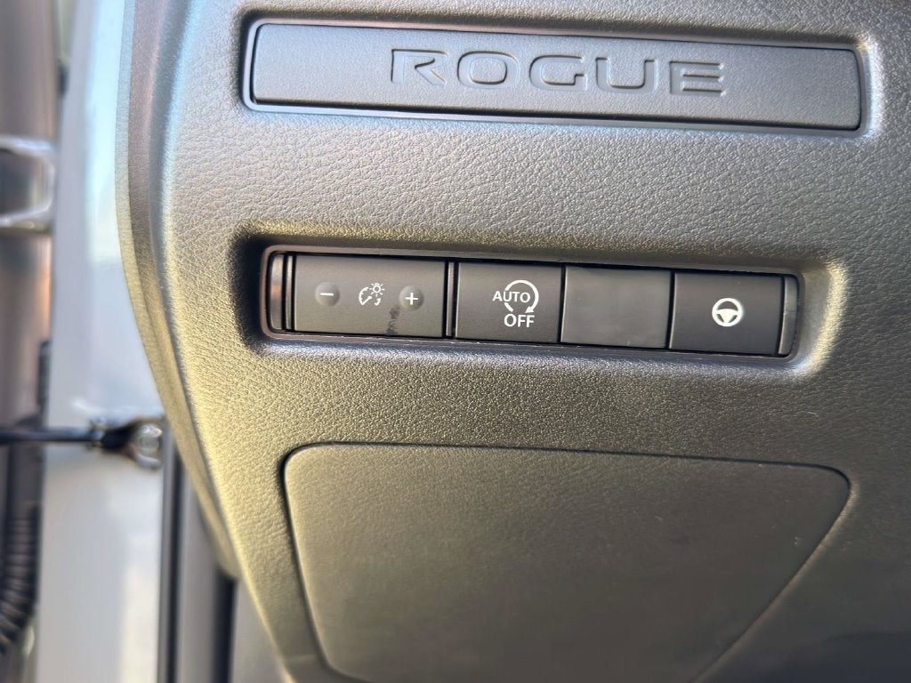 2027 Nissan Rogue SV