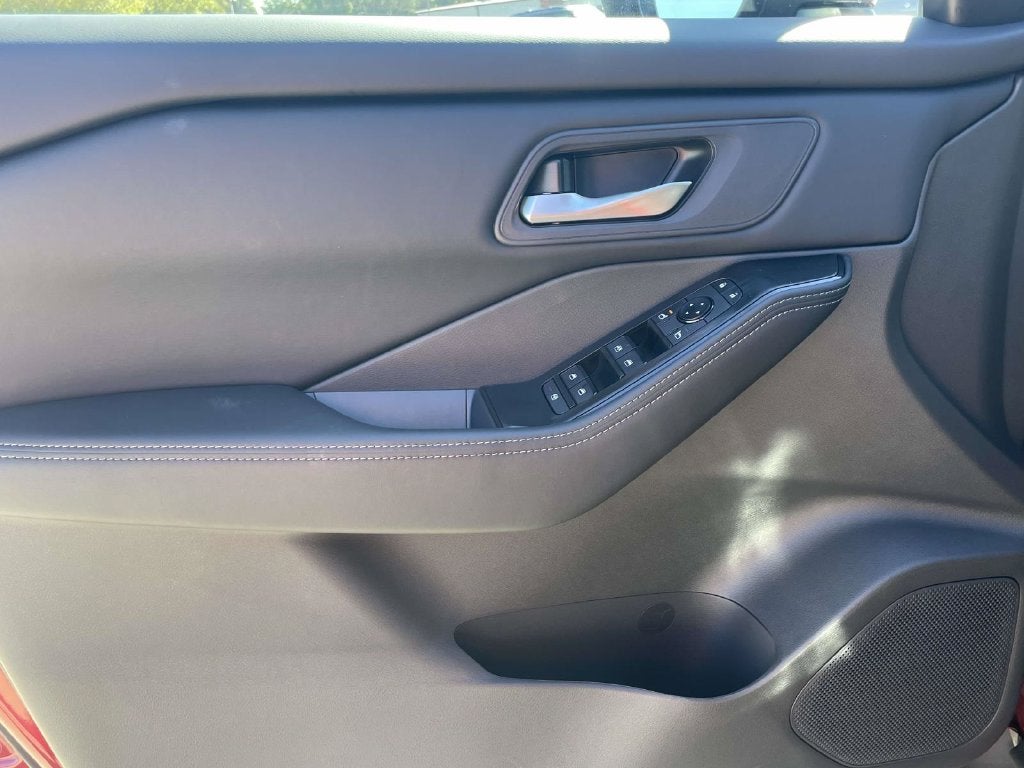 2027 Nissan Rogue SV
